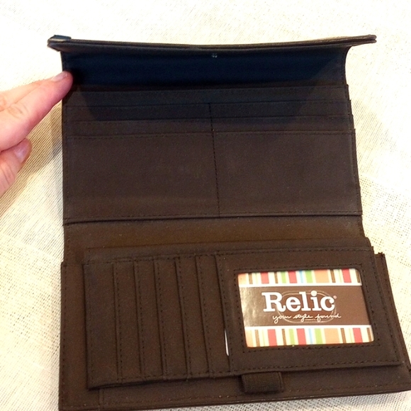 COPY - Relic Wallet w/Checkbook Insert Color:Brown Paisley NWOT - Picture 5 of 8